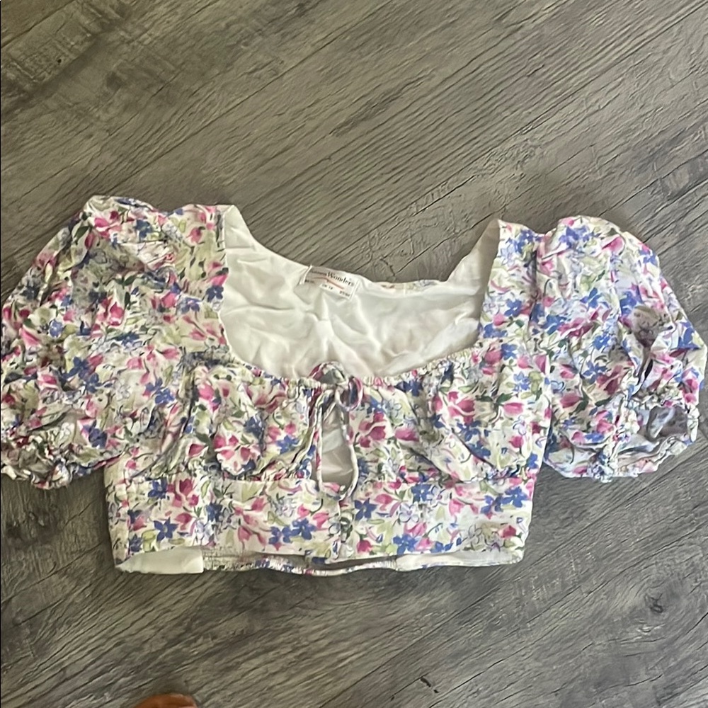 Chic Floral Puff Sleeve Crop Top